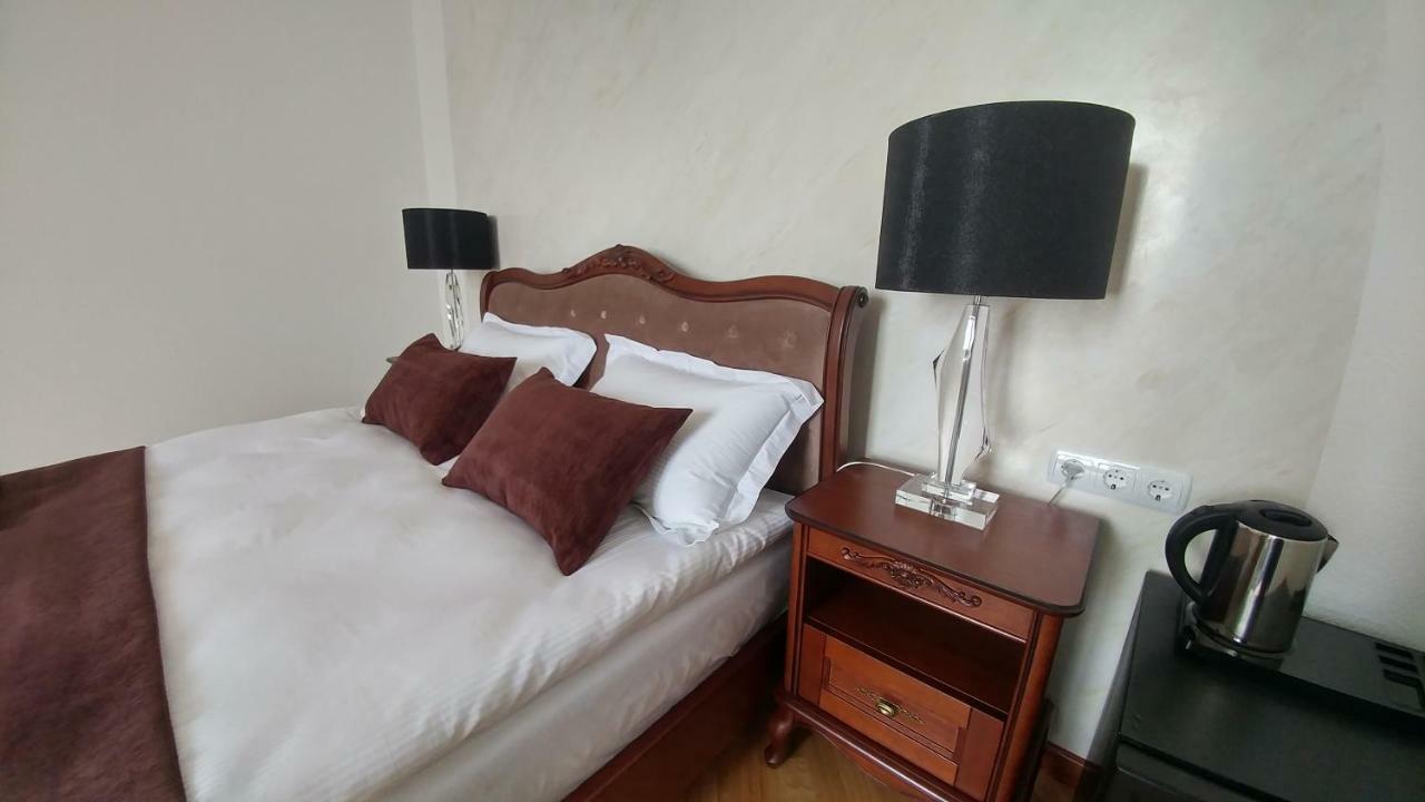 Hotel Meridian Brodi Kültér fotó