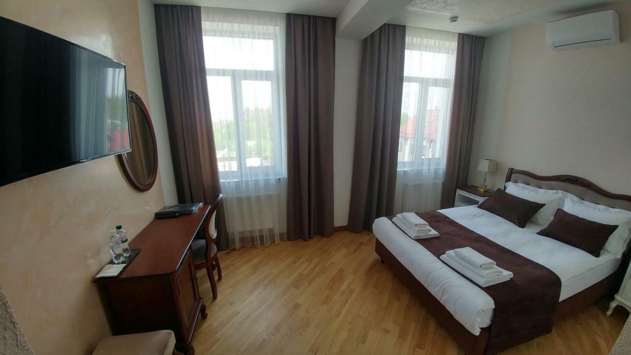 Hotel Meridian Brodi Kültér fotó