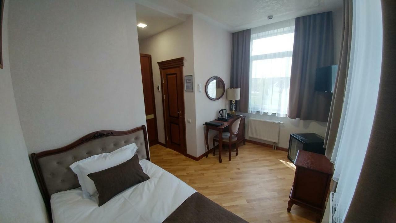 Hotel Meridian Brodi Kültér fotó