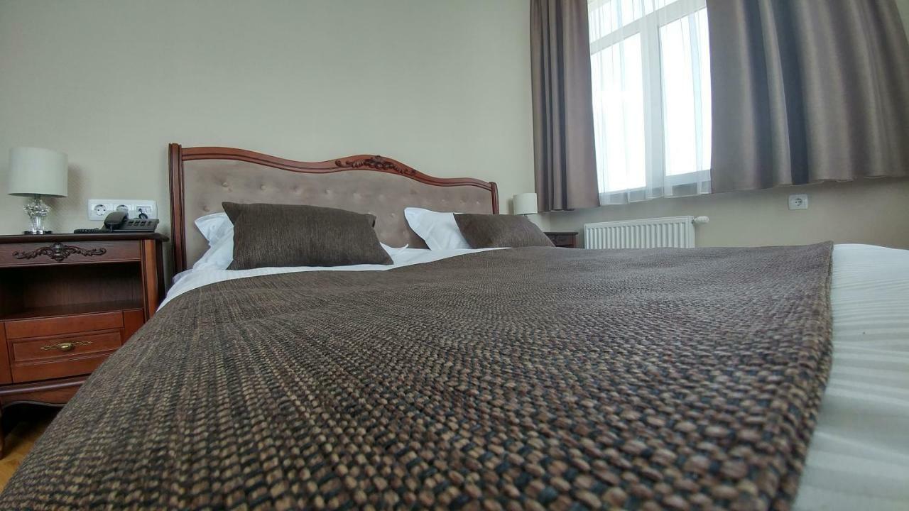 Hotel Meridian Brodi Kültér fotó