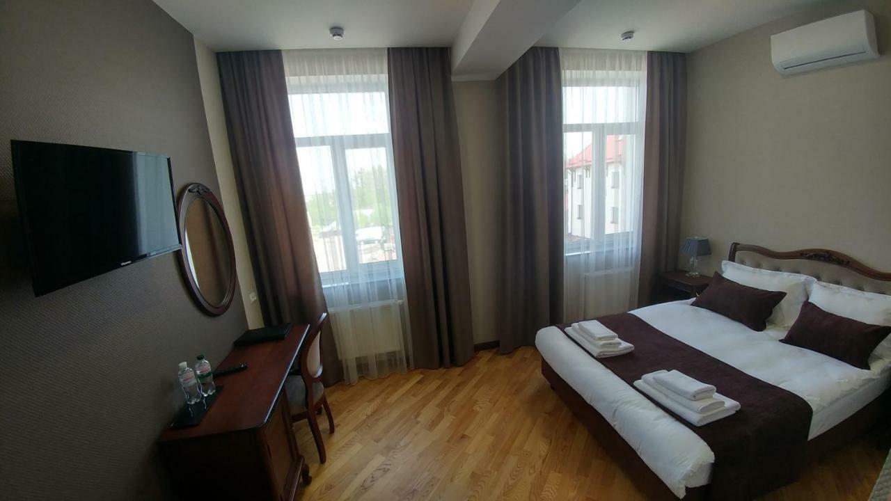 Hotel Meridian Brodi Kültér fotó