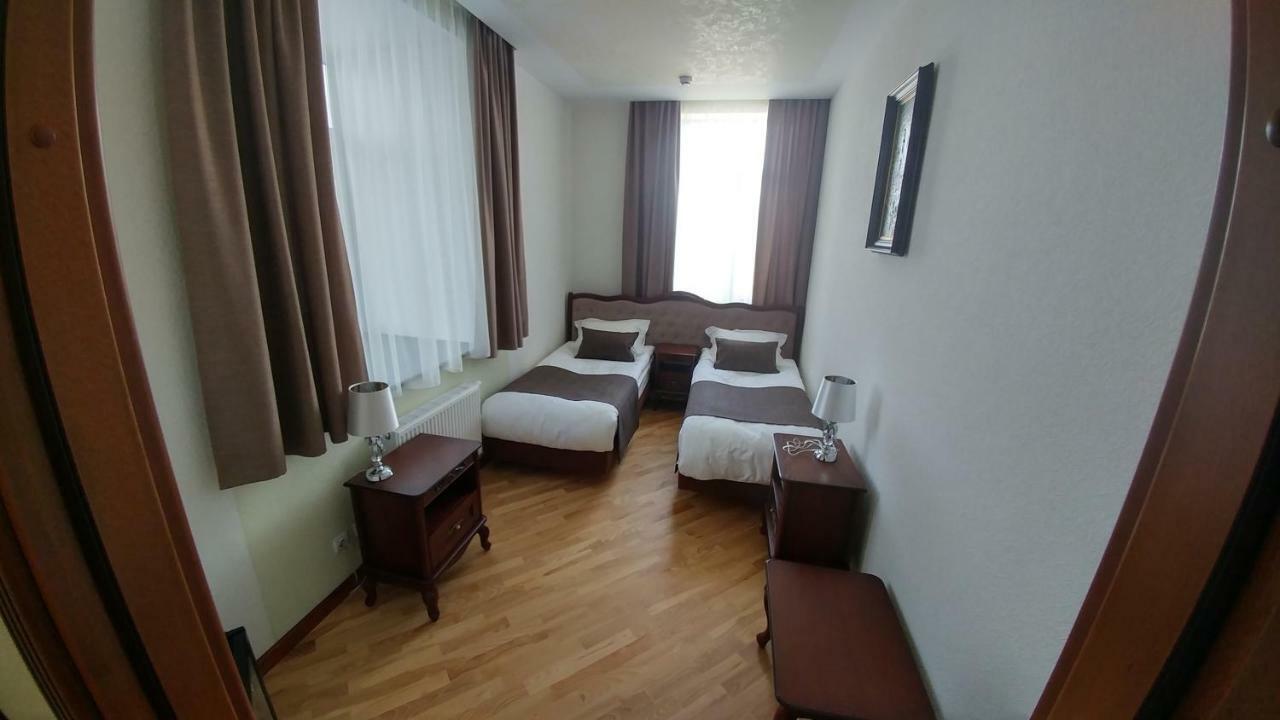 Hotel Meridian Brodi Kültér fotó