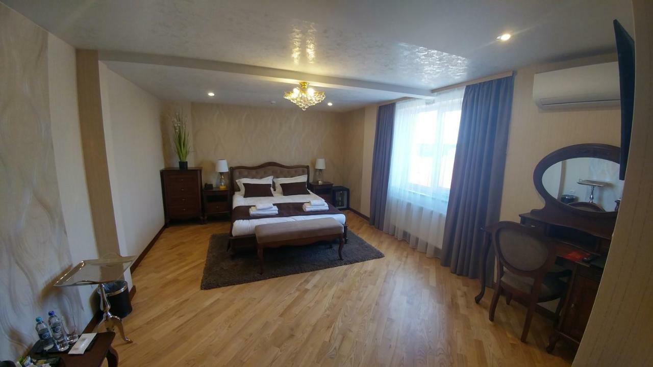 Hotel Meridian Brodi Kültér fotó