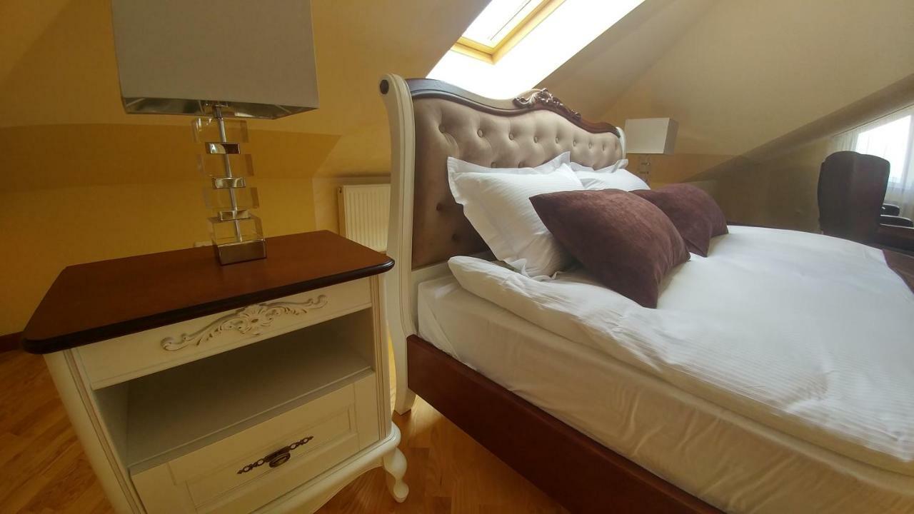 Hotel Meridian Brodi Kültér fotó