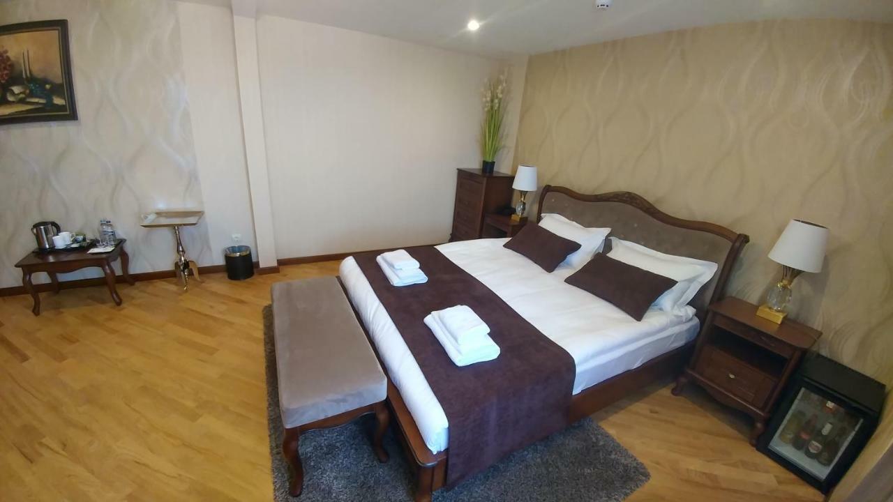 Hotel Meridian Brodi Kültér fotó
