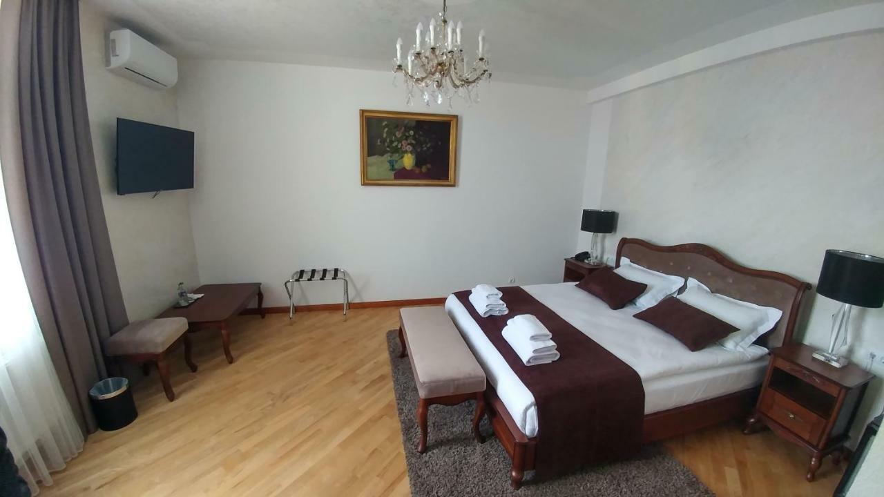 Hotel Meridian Brodi Kültér fotó