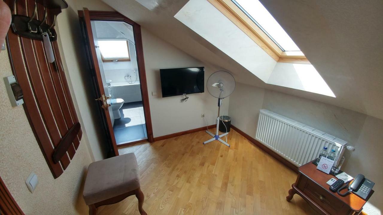 Hotel Meridian Brodi Kültér fotó