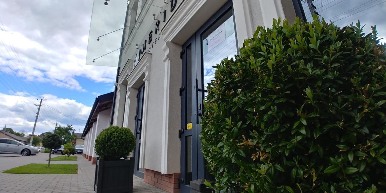 Hotel Meridian Brodi Kültér fotó