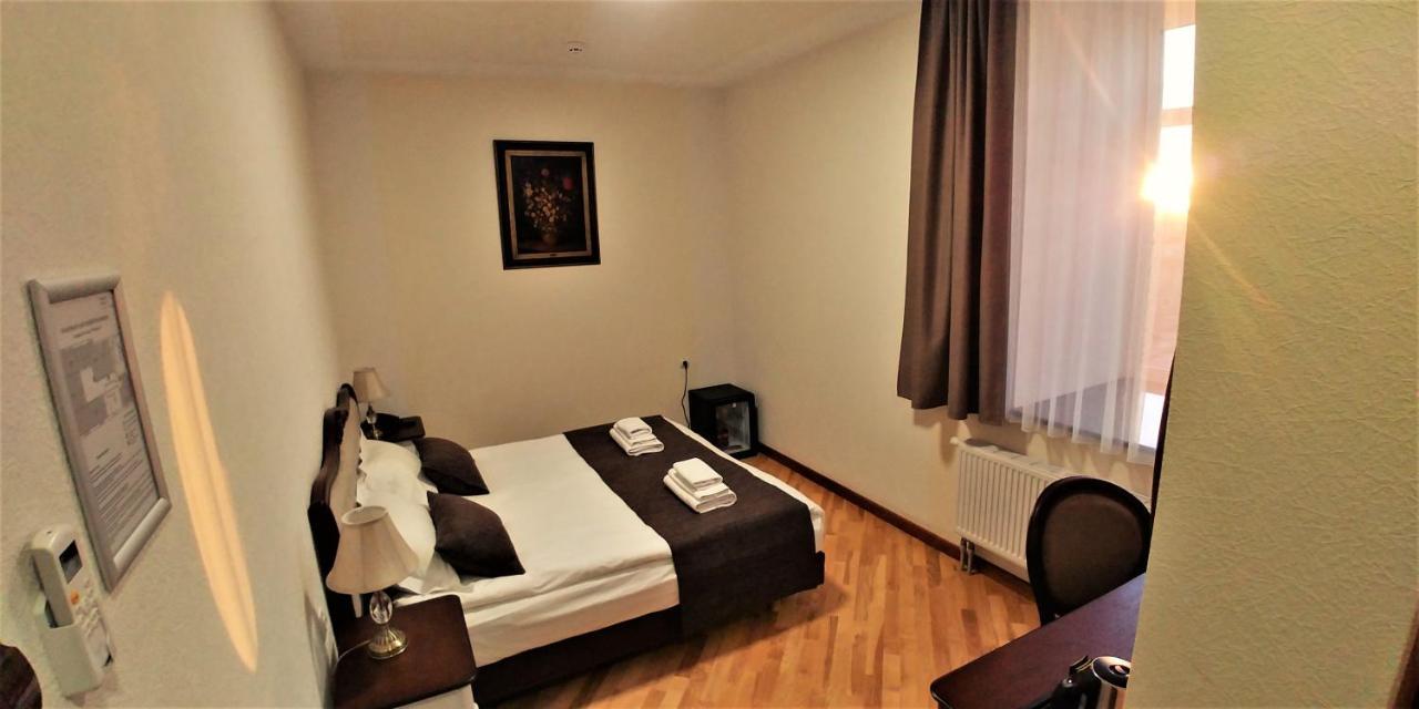Hotel Meridian Brodi Kültér fotó