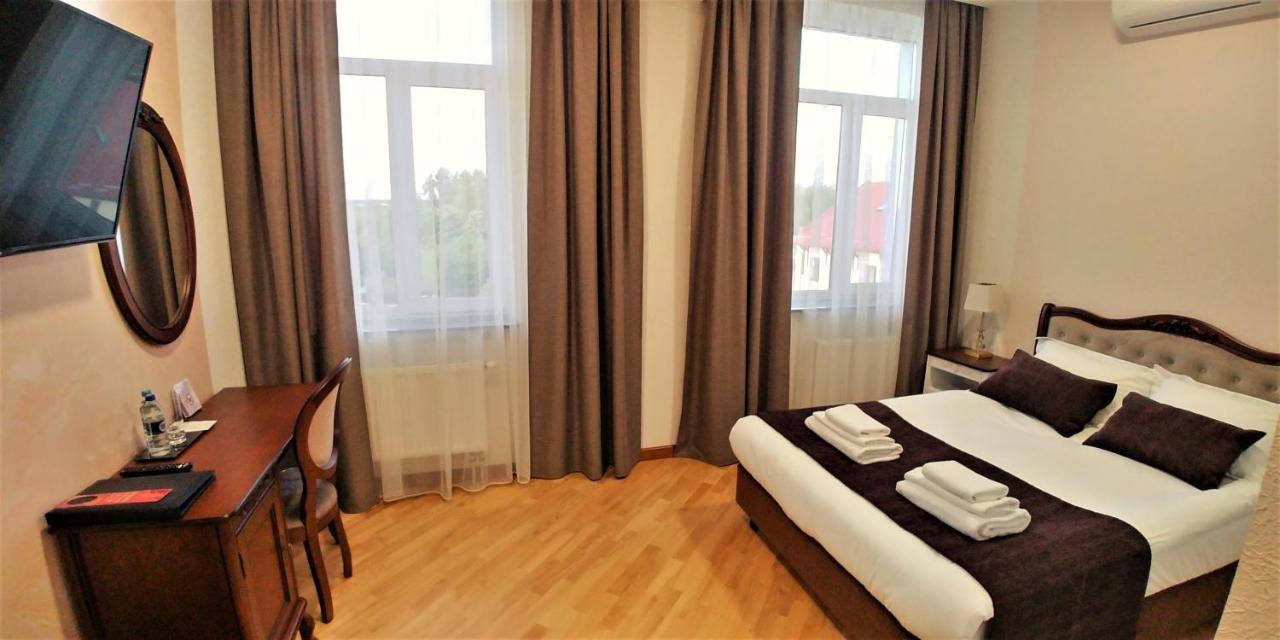 Hotel Meridian Brodi Kültér fotó